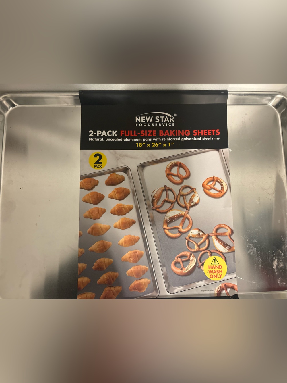 New Star Foodservice 2-Pack Full-Size Aluminum Baking Sheets - Silver